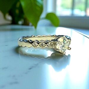 New Dazzling Sterling Silver & 0.5ct Moissanite Ring 💍